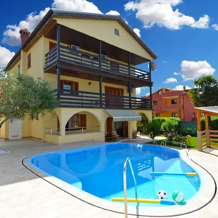 Fuer 8 Personen Ca 120 Qm In Stancija Vinjeri Novigrad, Istrien Istrische Riviera *